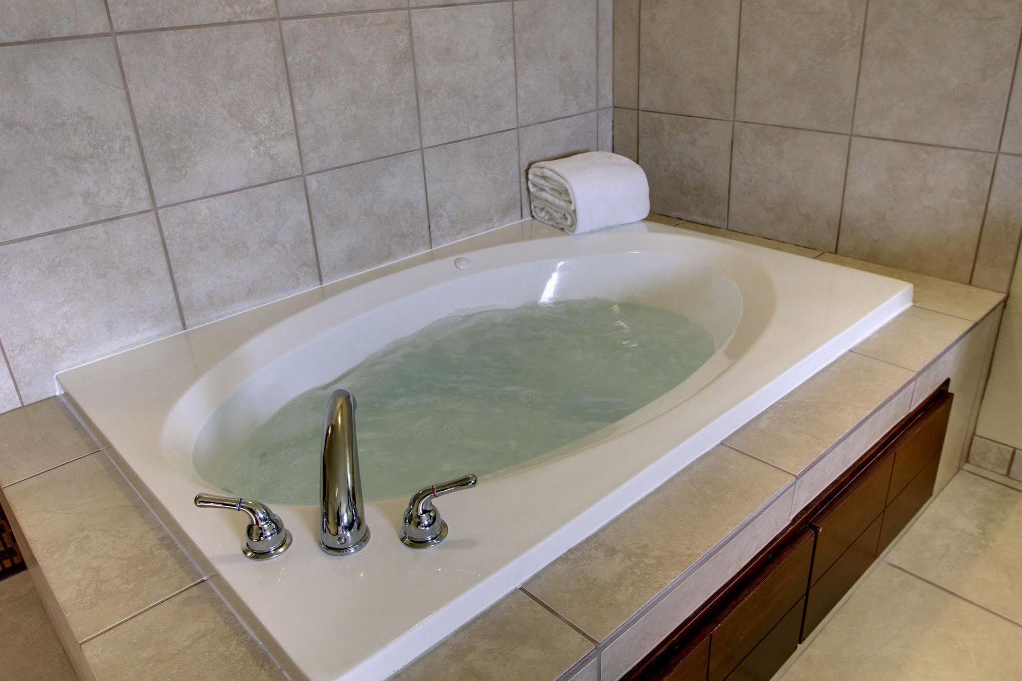 Cobblestone Inn & Suites - Hartington Ngoại thất bức ảnh