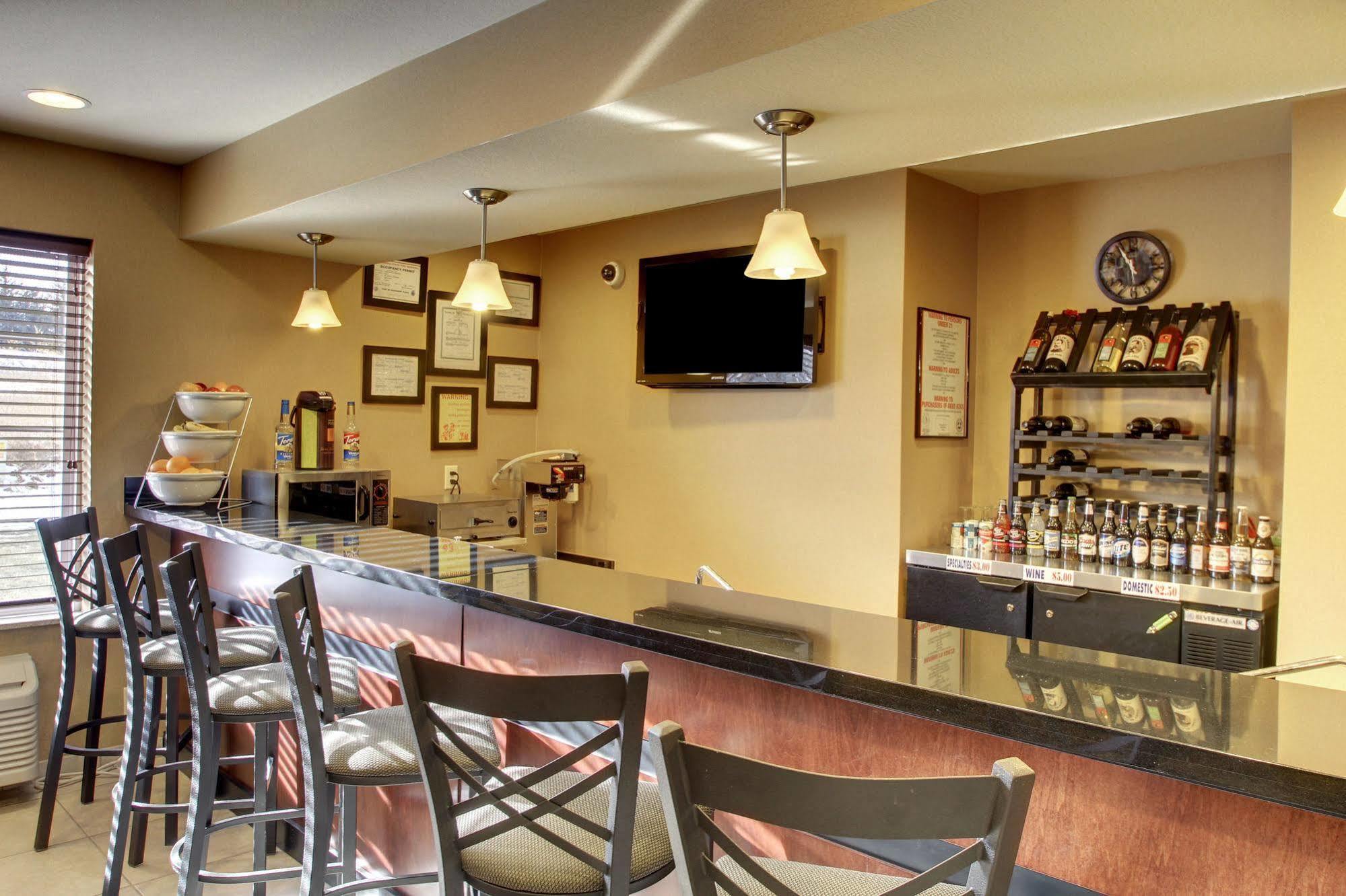 Cobblestone Inn & Suites - Hartington Ngoại thất bức ảnh