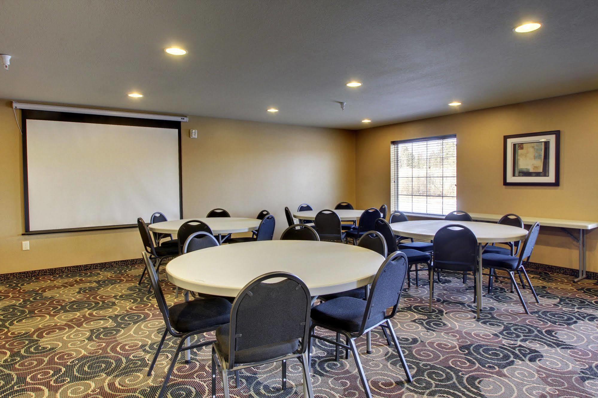 Cobblestone Inn & Suites - Hartington Ngoại thất bức ảnh
